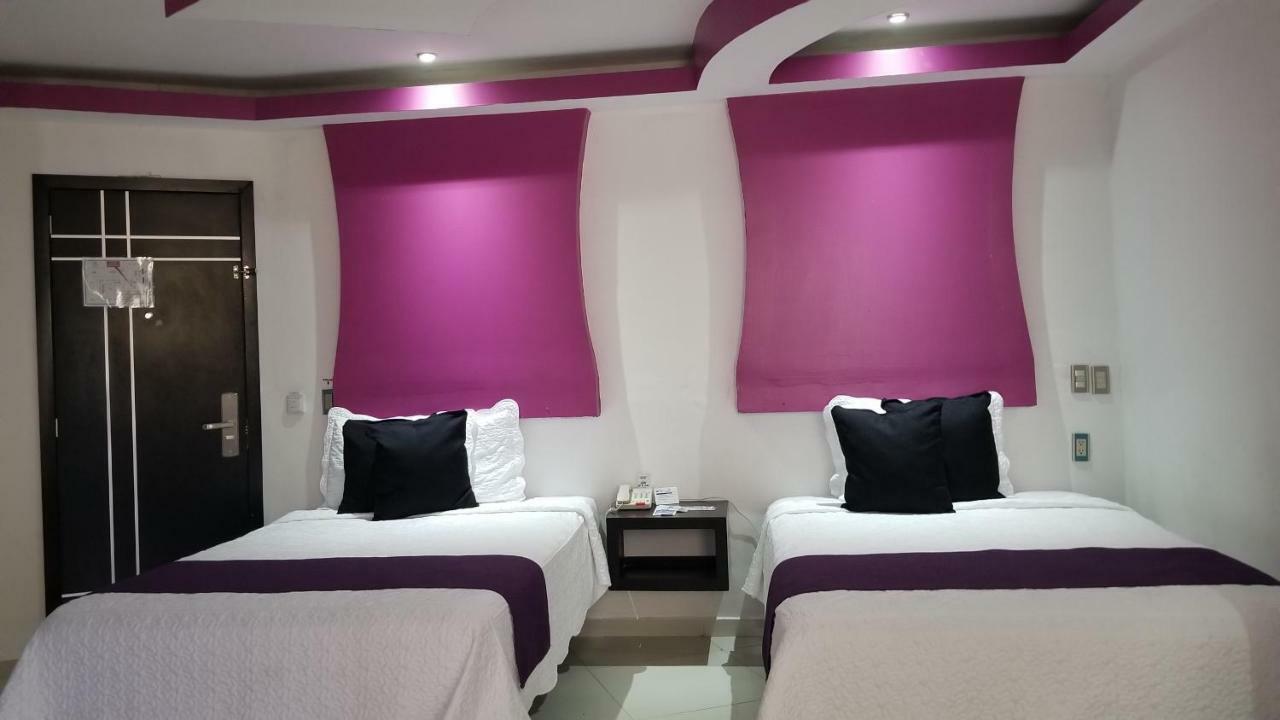 Hotel Dluxe ซานฮวน เด ลอสลากอส ภายนอก รูปภาพ
